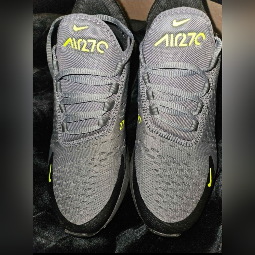 270 nike shoe's worn twice!!